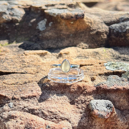 Prehnite Ring (Size 8)